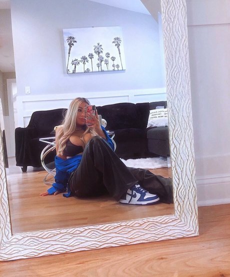 Tatiana Gianacopoulos modèle gratuit photo