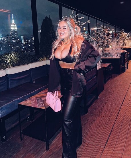 Tatiana Gianacopoulos star érotique collection