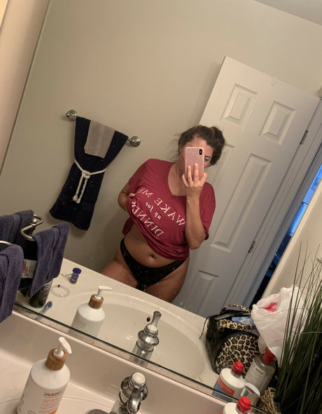 Emilayyy Babayy star pornographique image