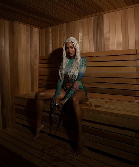 Ange Jose jolie star du porno des photos