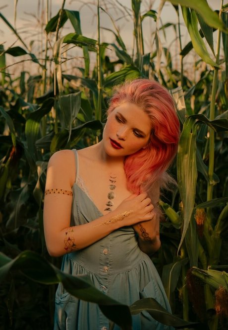 rousse tatouée onlyfans des nus parfaits img