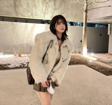 Lee Hayun modèle érotique des photos