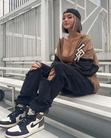 Nika Higashionna meilleure actrice des photos