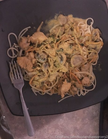 foodandsexsorcery2 actrice nue des photos