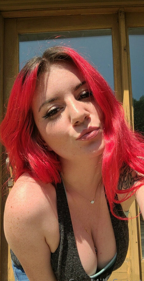 Sara Mills star du porno exclusive des photos