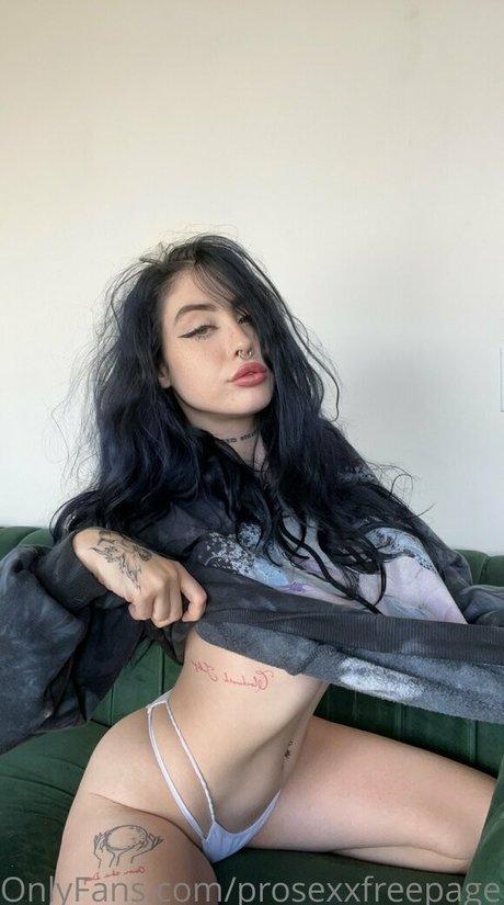 ébène maigre onlyfans très chaud photo