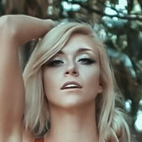 Abbey Arcane actrice xxx archive