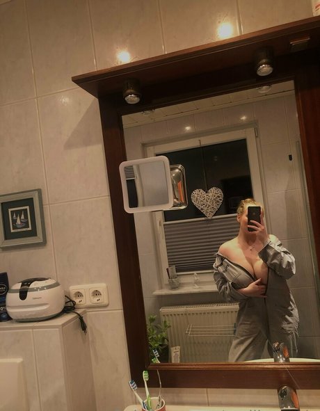 20 ans seulementfans érotique collection