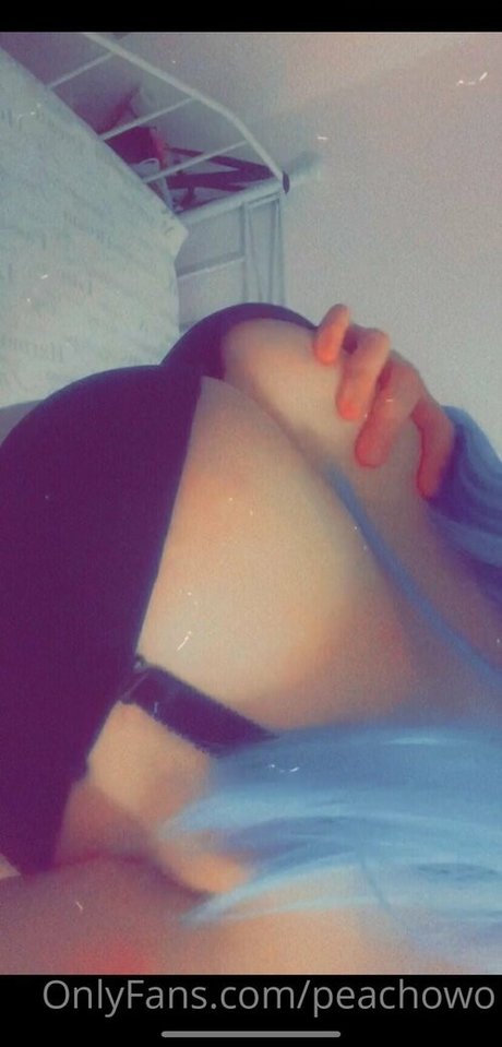 peachowo actrice sexy image