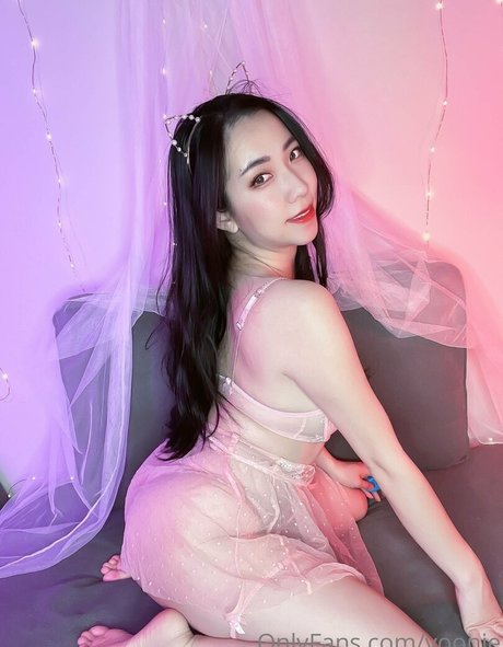 Yoonie art de star du porno des photos