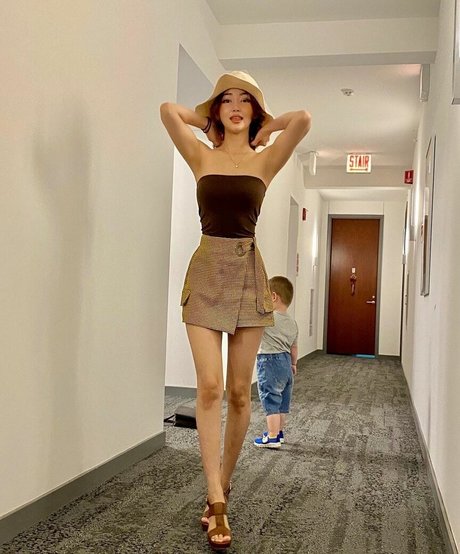 Yeonmi Park modèle magnifique collection