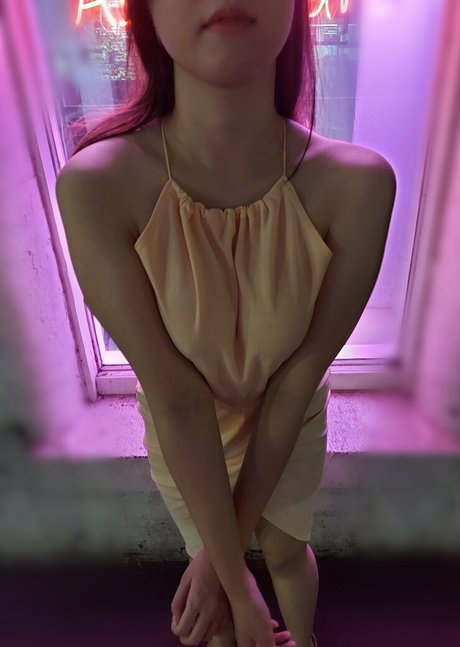 Yumi Kiwi actrice sexy photo