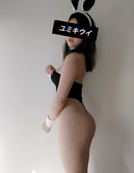 Yumi Kiwi modèle adulte images