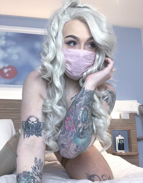 naughtynaturalnova modèle chaud images