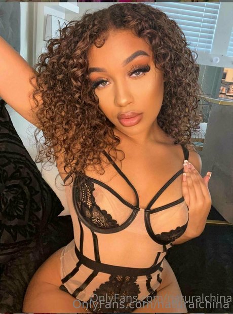 fans de grosses femmes aux gros seins uniquement nus xxx photo