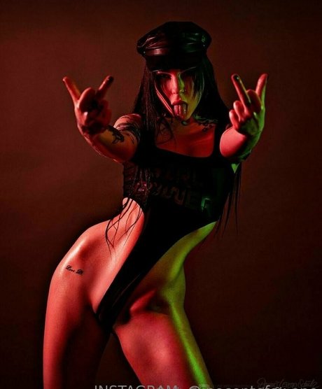 inocentefox star du porno gratuite galeries