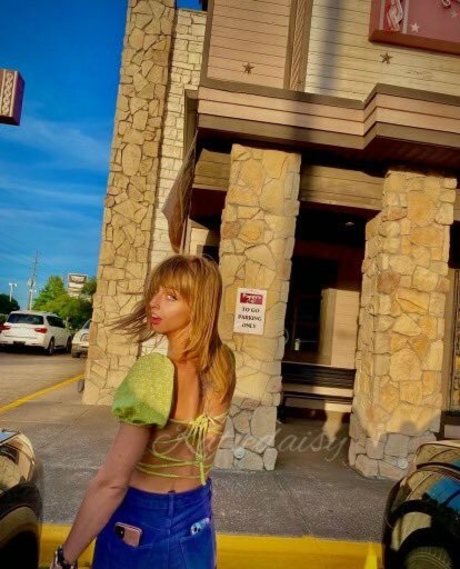 Katiedaisy modèle magnifique photo