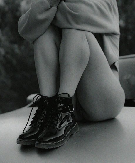 Carolina Rodrigues modèles nus galeries