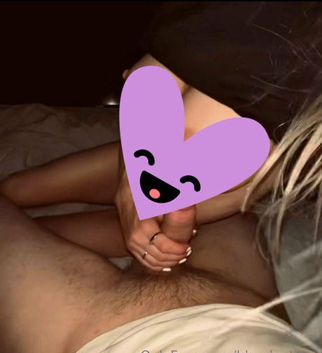 Blond Petite star du porno belle image