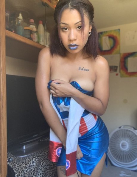 The Lovely Luna actrice artistique photos