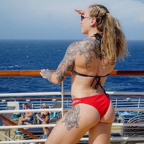 Kristin Pope sexe star galeries