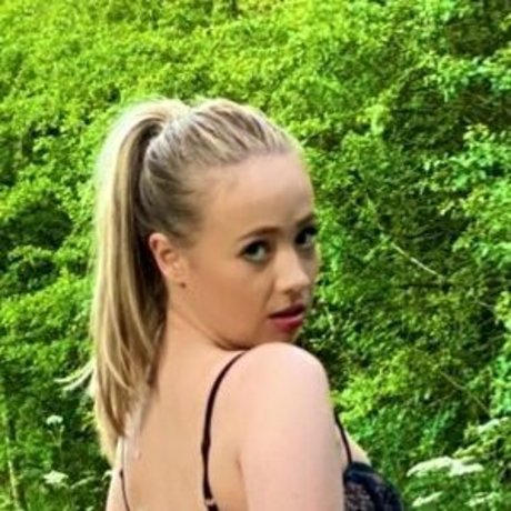 creampie transexuelle uniquementfans art supérieur photo