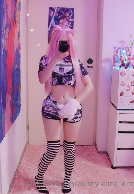 Alina Kim nus de stars du porno img