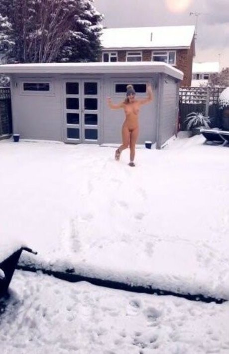 Megan Barton Hanson modèle artistique archive