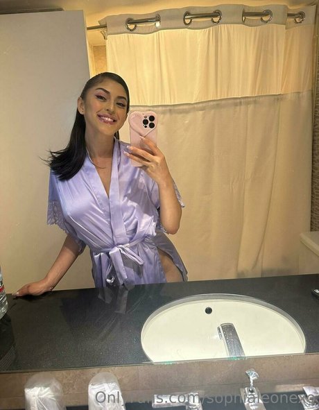 Sophia Leone star du porno nue archive