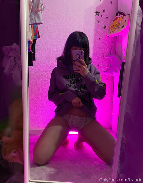 FrauRin star du porno sympa photo