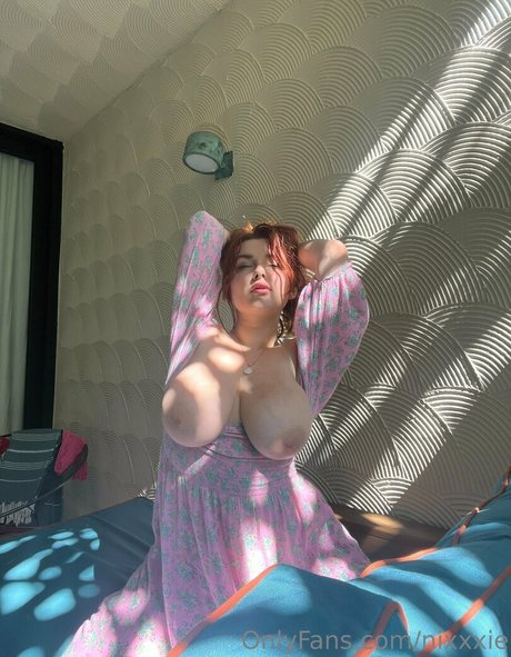 Nixxxie Pearlz jolie star du porno img