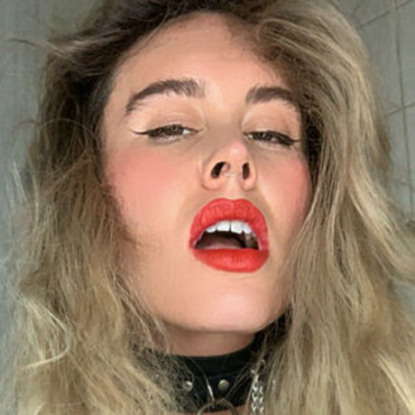 Bad Lou Lou star du porno parfaite images