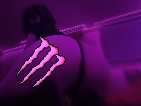 tatouages ​​blonds onlyfans sexy chaud image