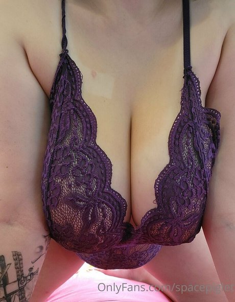 spacepiglet top star image