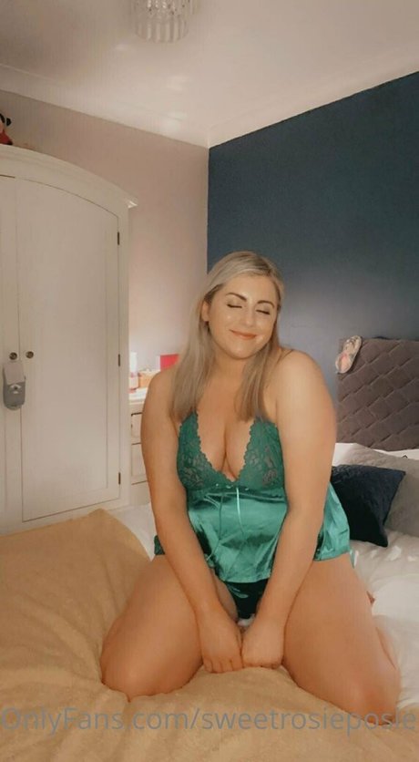 sweetrosieposie étoile nue images