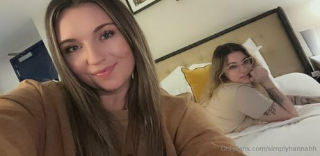 simplyhannahh mannequin photo