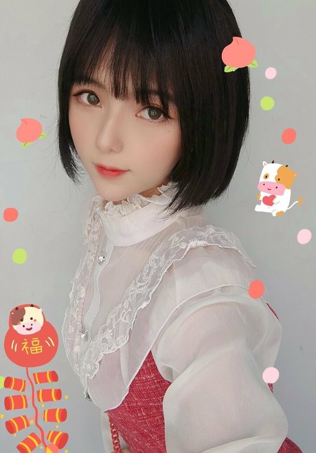 mica 03021993 étoile nue photos