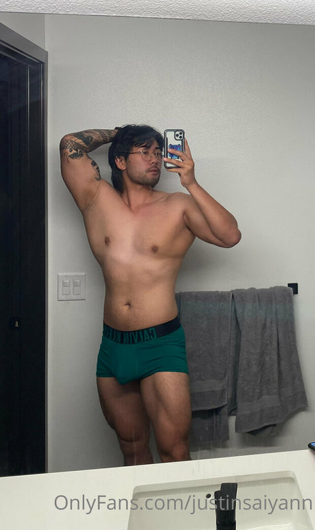 justinsaiyann star érotique galerie