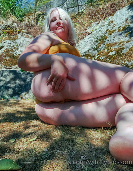 witchyblossom actrice porno galerie