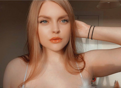 bbgumbitchhh star érotique collection