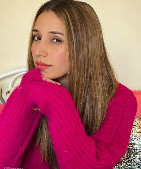 Heli Daruwala modèle pornographique image