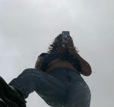 Mirra R jolie étoile archive