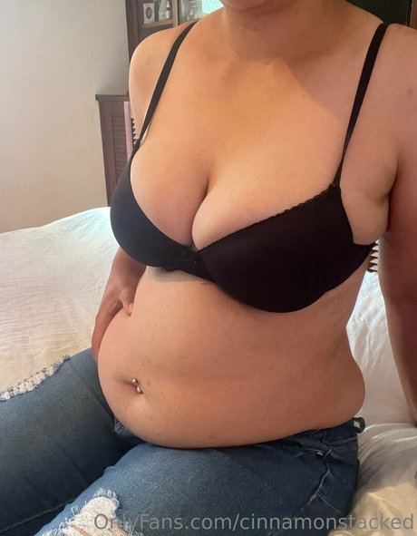 cinnamonstacked actrice de sexe photos