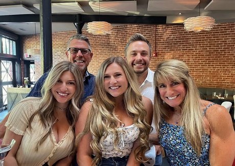 Maddie Clark star du porno exclusive image