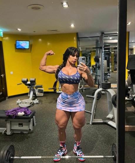 Suelen Bissolati star du porno sympa images