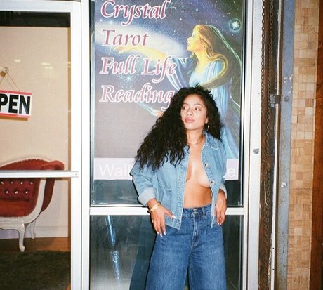 Kiana Lede actrice parfaite archive