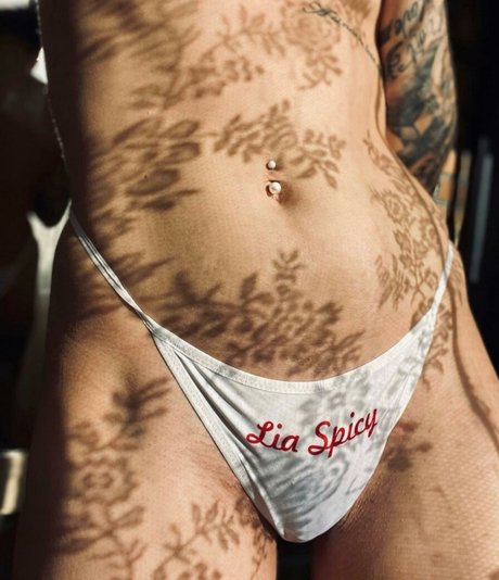 Lia spicy modèle exclusif galeries