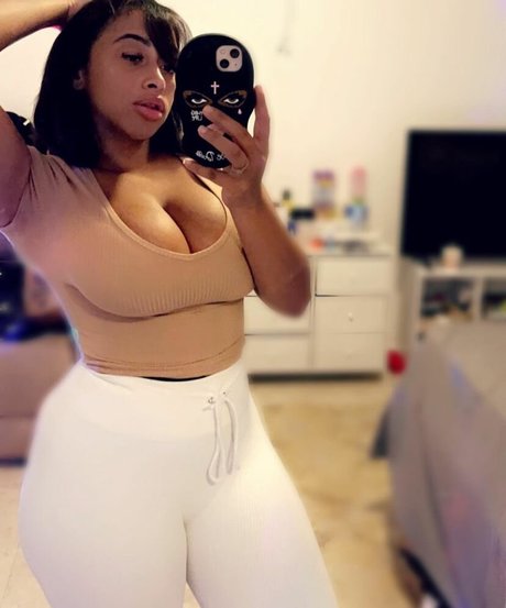 cristina celii modèle hd image