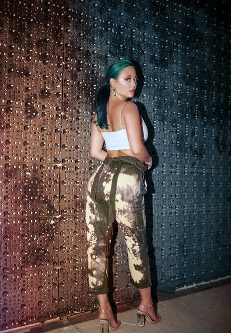 intotheevening étoile exclusive photo