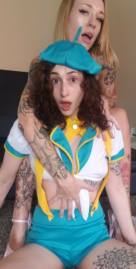 winnietatefree actrice érotique galerie